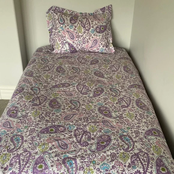 Pottery Barn Kids Brooklyn Twin Bedding Set - Picture 1 of 4